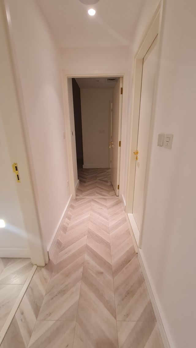 Full apartment renovation: hallway