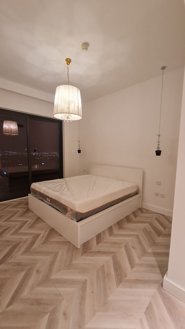 Full apartment renovation: bedroom