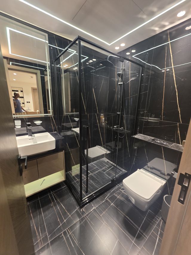 Black marble bathroom