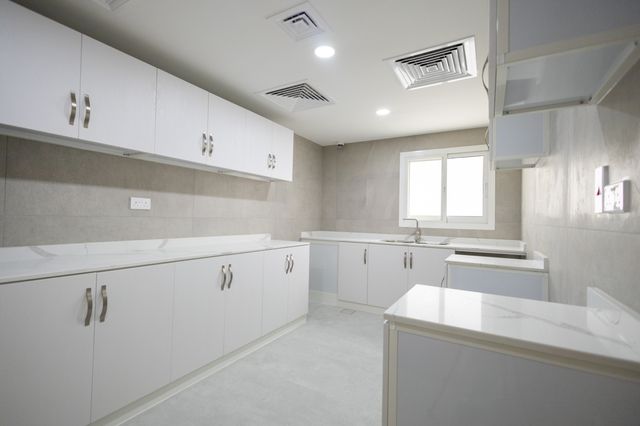Full villa maintenance and refurbishment: kitchen