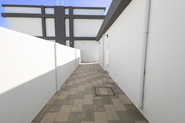 Full villa maintenance and refurbishment: side path