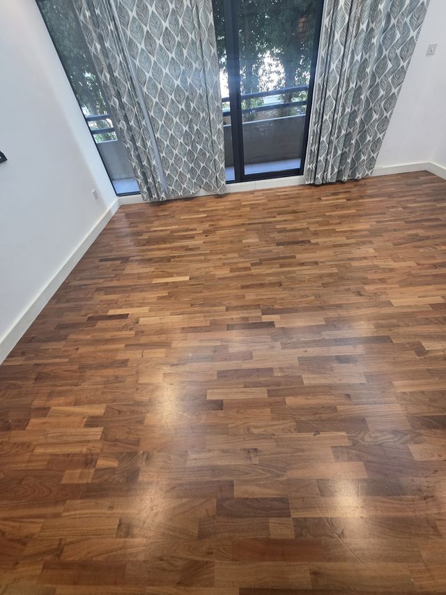 Wooden parquet floor: finished