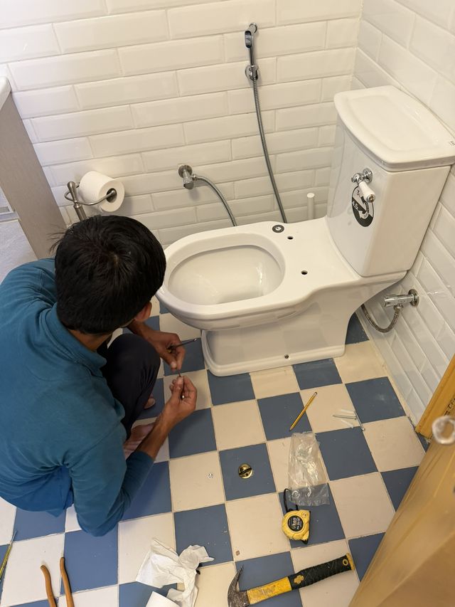 Fitting a new toilet