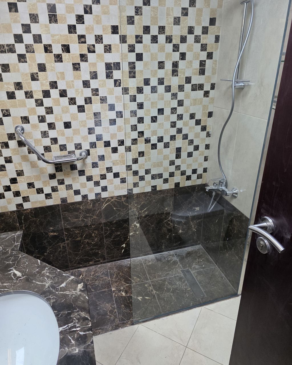 After: Glass shower screen fitted